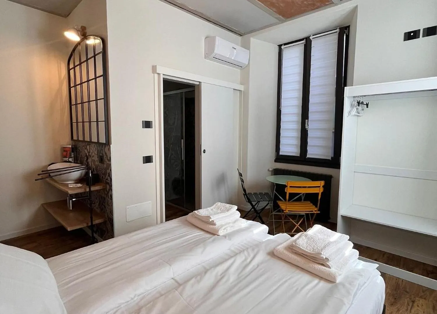 Hotel Stanza In Sondrio Coel Affittacamere